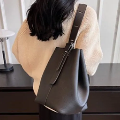 Leather Bucket Tote Bag for Women Hobo Bags Slouchy Shoulder Bag Bucket Bags for Women Trendy Handbag (Black)