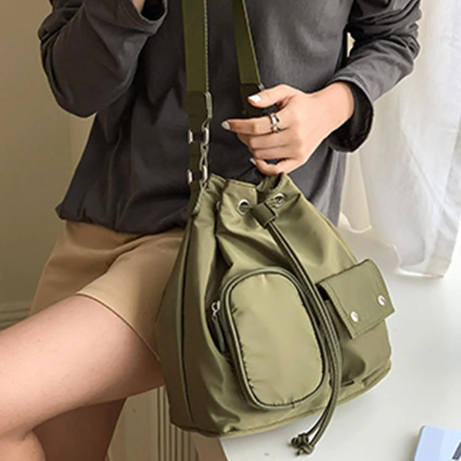Stylish Drawstring Bucket Bag for Women Fashion Nylon Shoulder Bags Large Capacity Top Handle Crossbody Bag