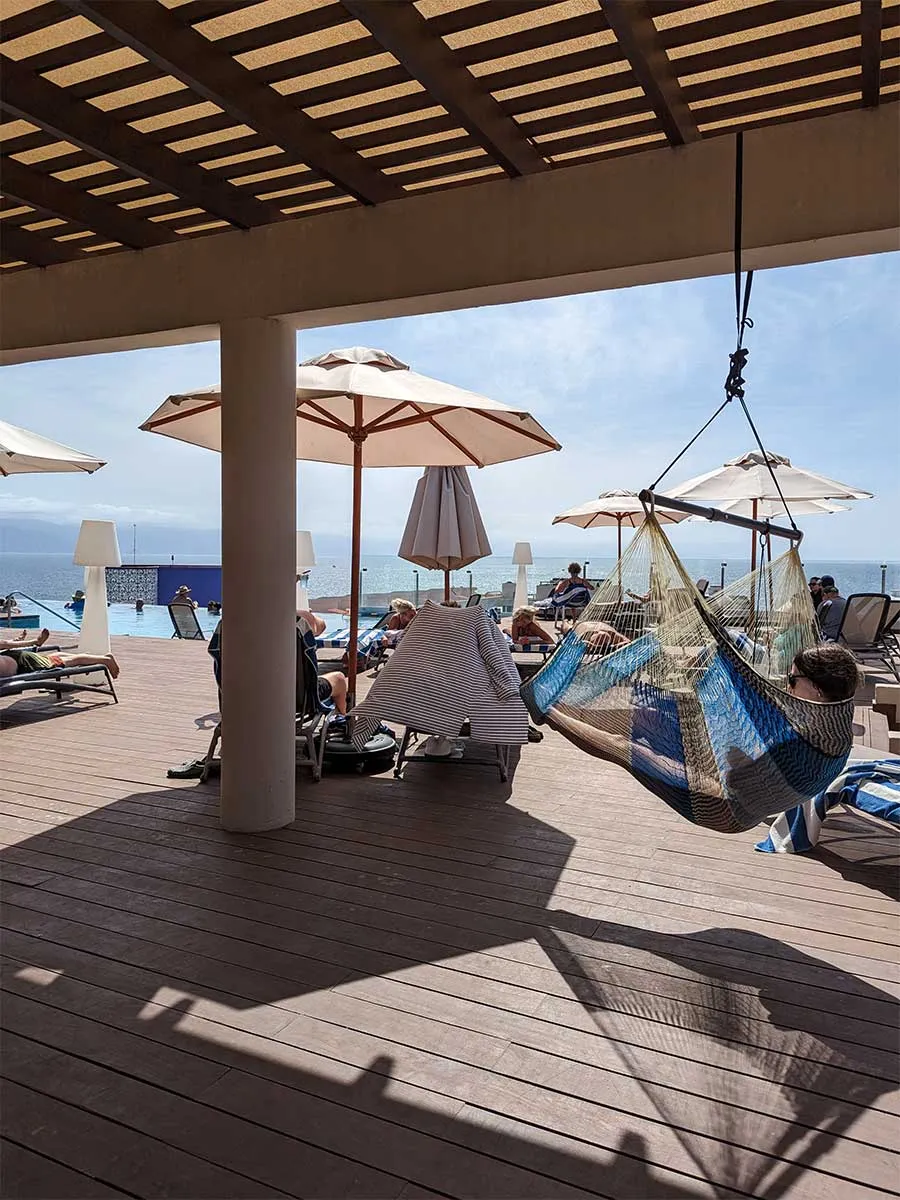 Thin Hangout Chair - Ocean