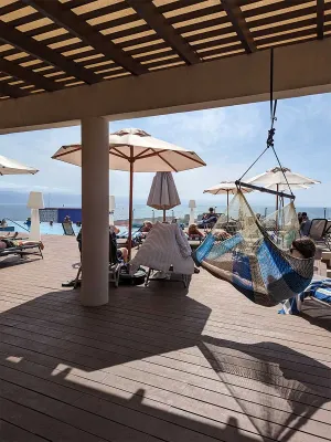 Thin Hangout Chair - Ocean